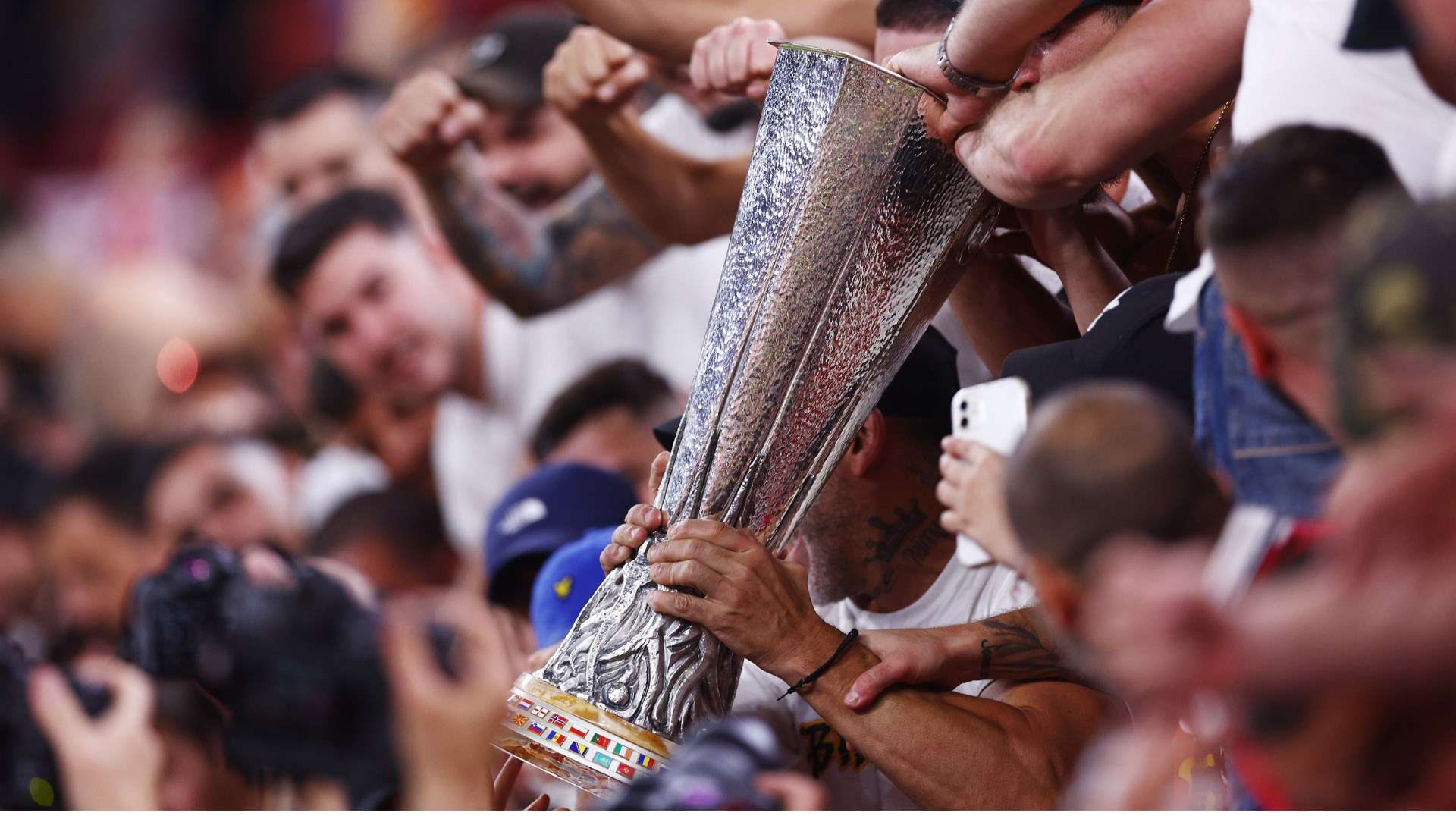 年卡塔尔世 年卡塔尔世